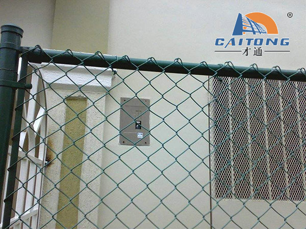 運(yùn)動(dòng)場(chǎng)圍網(wǎng)圖片3